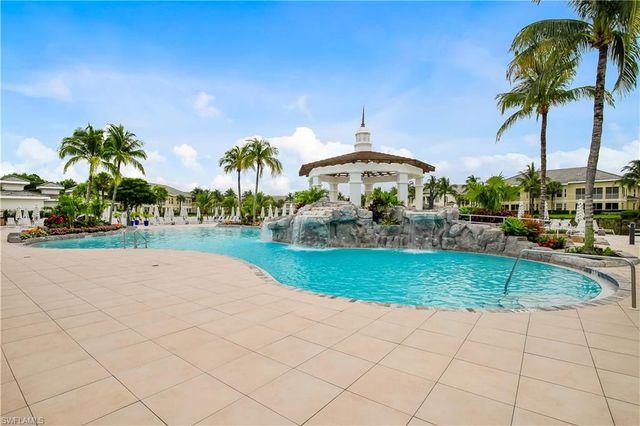 300 Dunes BLVD PH-5, Naples, FL 34110