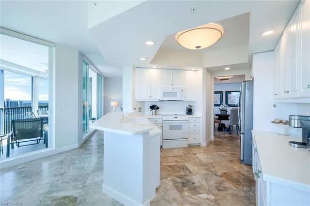 300 Dunes BLVD PH-5, Naples, FL 34110