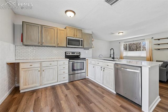 4585 S Crimson Circle, Colorado Springs, CO 80917