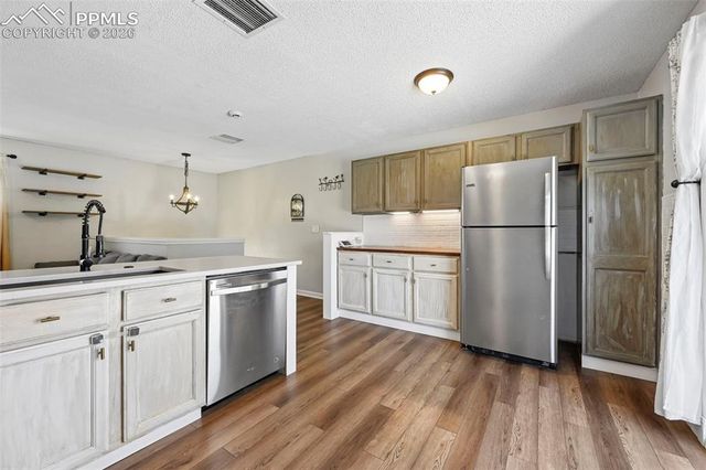 4585 S Crimson Circle, Colorado Springs, CO 80917