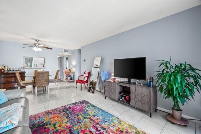 5884 Morningstar Circle 205, Delray Beach, FL 33484