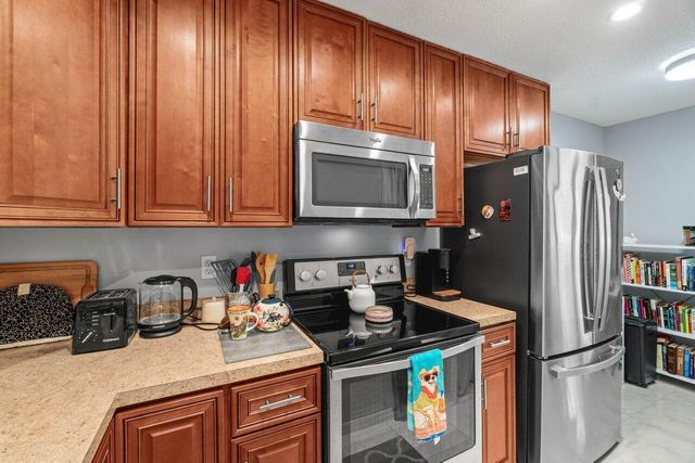 5884 Morningstar Circle 205, Delray Beach, FL 33484