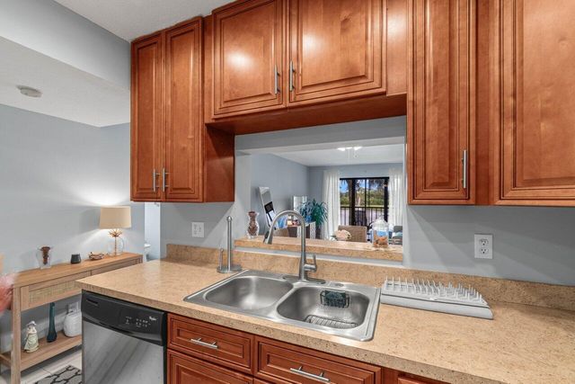 5884 Morningstar Circle 205, Delray Beach, FL 33484