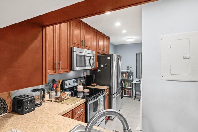 5884 Morningstar Circle 205, Delray Beach, FL 33484