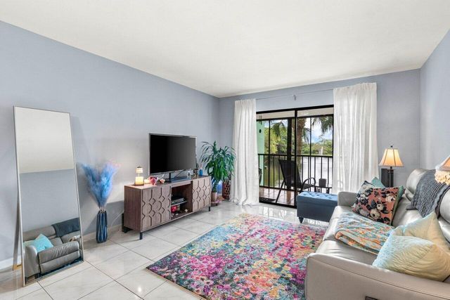 5884 Morningstar Circle 205, Delray Beach, FL 33484