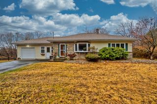 73 Amherst St, Granby, MA 01033