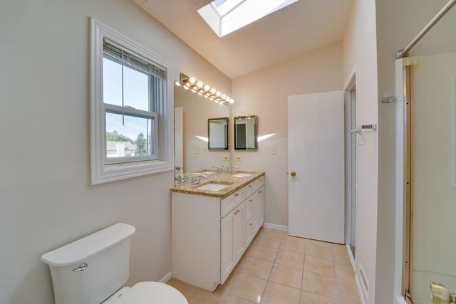 1008 Southbridge Lane, Schaumburg, IL 60194
