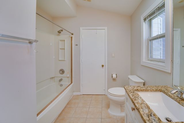 1008 Southbridge Lane, Schaumburg, IL 60194
