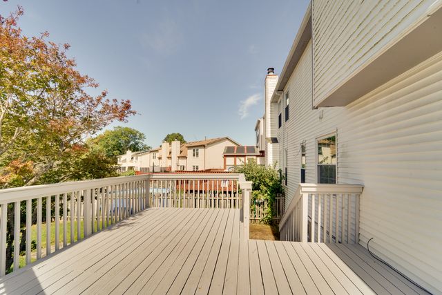 1008 Southbridge Lane, Schaumburg, IL 60194