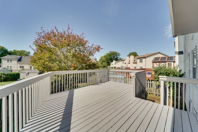 1008 Southbridge Lane, Schaumburg, IL 60194