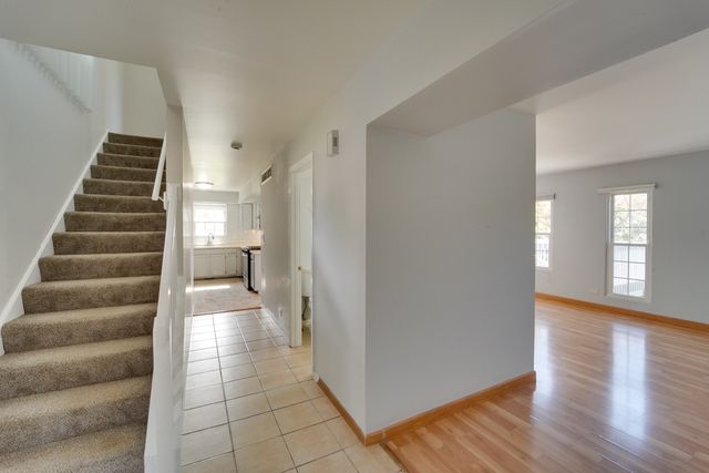 1008 Southbridge Lane, Schaumburg, IL 60194