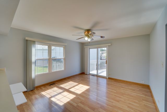 1008 Southbridge Lane, Schaumburg, IL 60194
