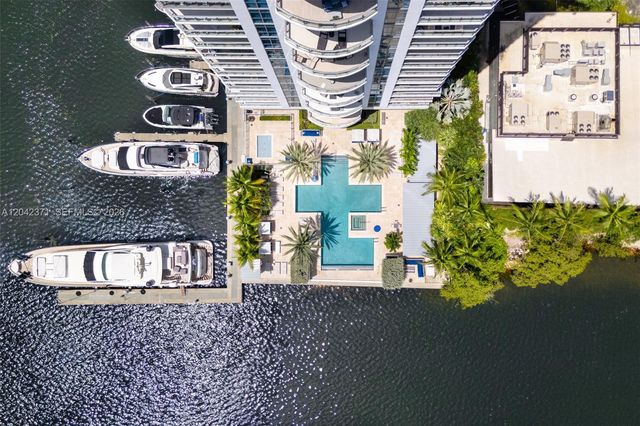 17301 Biscayne Boulevard 1704, North Miami Beach, FL 33160