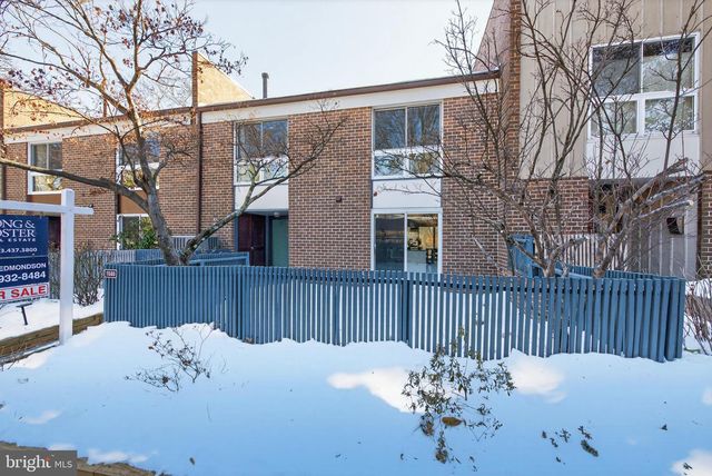 11560 LINKS DR, Reston, VA 20190