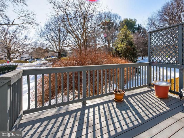 11560 LINKS DR, Reston, VA 20190