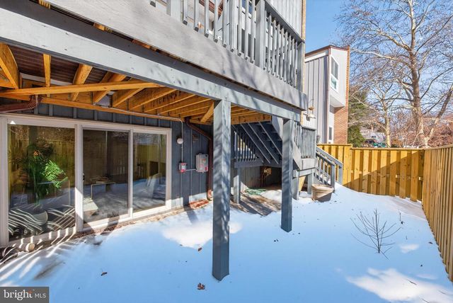 11560 LINKS DR, Reston, VA 20190