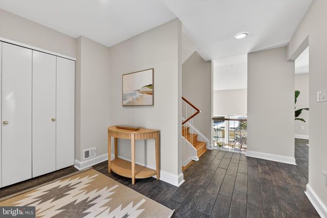 11560 LINKS DR, Reston, VA 20190