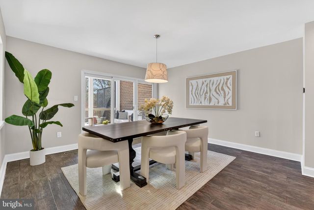 11560 LINKS DR, Reston, VA 20190