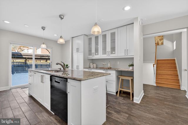 11560 LINKS DR, Reston, VA 20190