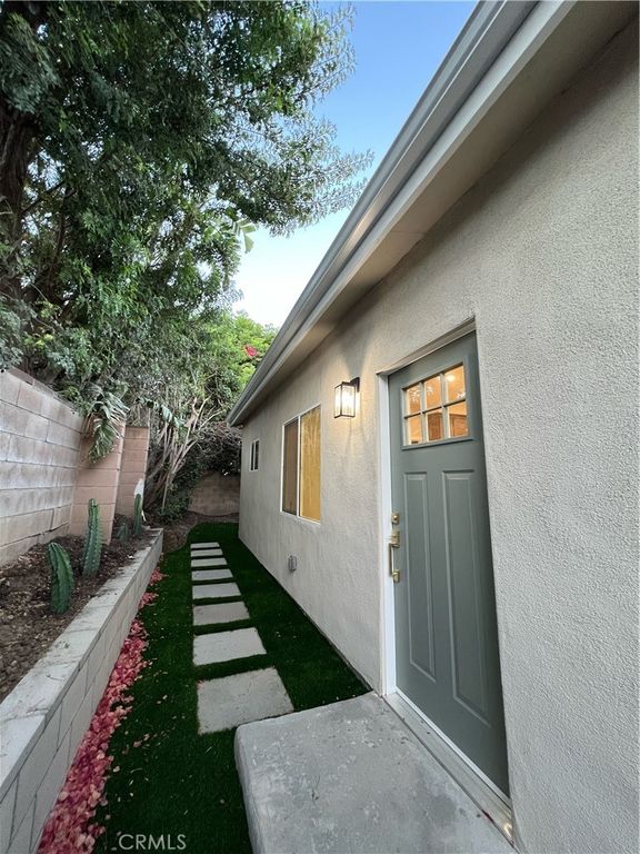 10904 N Darby Avenue, Porter Ranch, CA 91326
