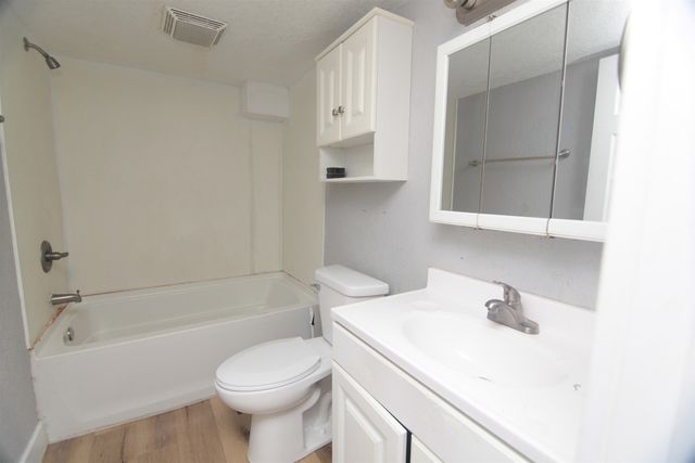 818 charlotte Street, Davenport, IA 52803