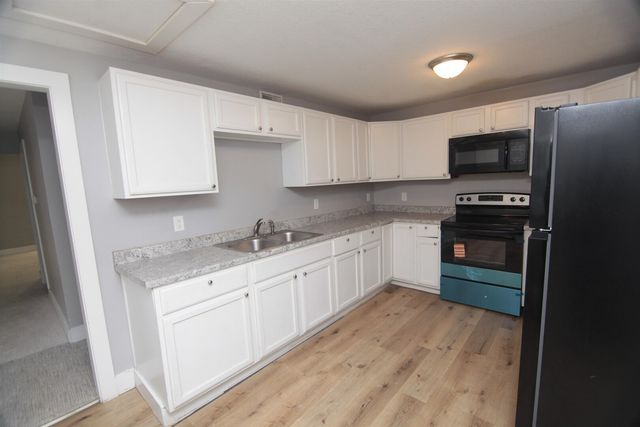 818 charlotte Street, Davenport, IA 52803