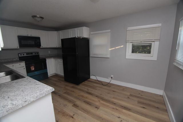 818 charlotte Street, Davenport, IA 52803