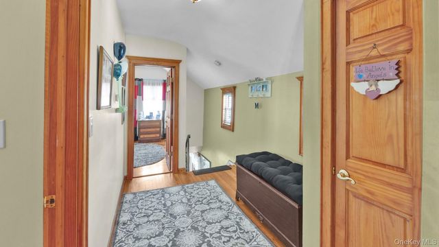 93 Grant Avenue, Farmingdale, NY 11735