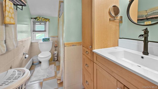 93 Grant Avenue, Farmingdale, NY 11735