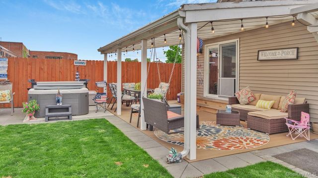 93 Grant Avenue, Farmingdale, NY 11735