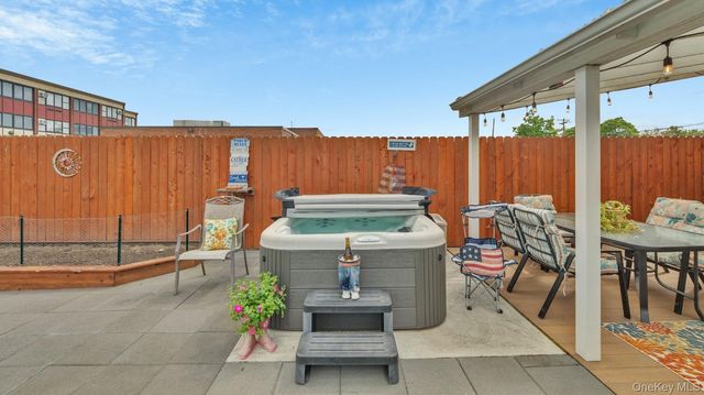 93 Grant Avenue, Farmingdale, NY 11735