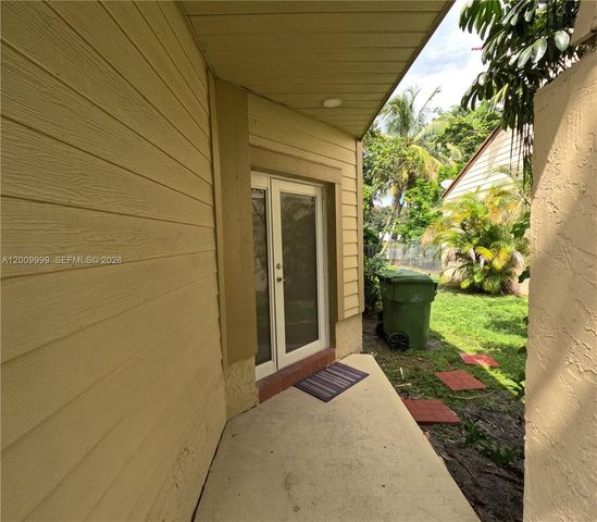 1211 SW 84th Ter 1211, Pembroke Pines, FL 33025