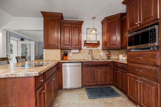 22463 George Road, Tonganoxie, KS 66086