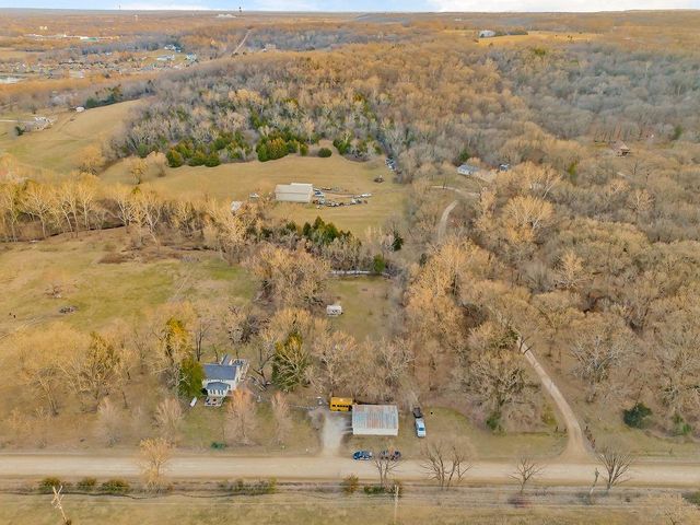 22463 George Road, Tonganoxie, KS 66086