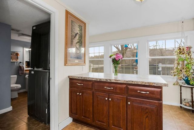 22463 George Road, Tonganoxie, KS 66086