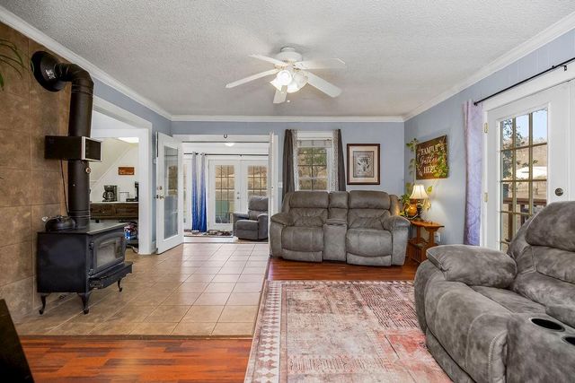 22463 George Road, Tonganoxie, KS 66086