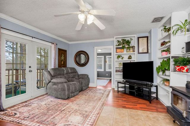 22463 George Road, Tonganoxie, KS 66086