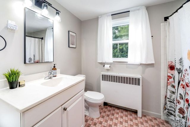 165 Bowers Street, Clawson, MI 48017
