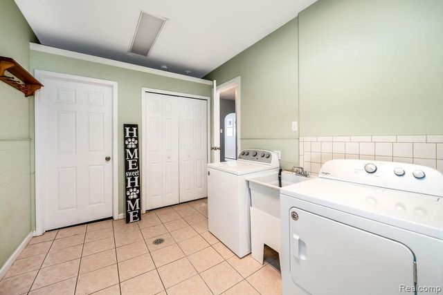 165 Bowers Street, Clawson, MI 48017