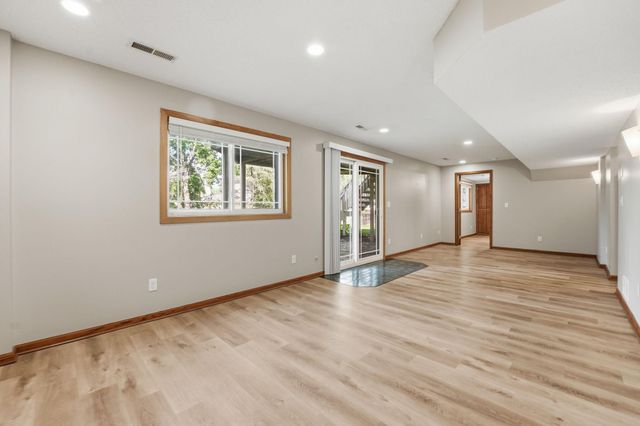 9244 Andrea Drive, Woodbury, MN 55125