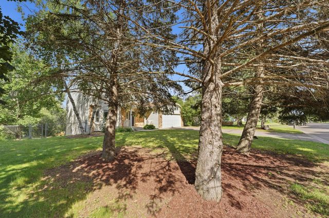 9244 Andrea Drive, Woodbury, MN 55125