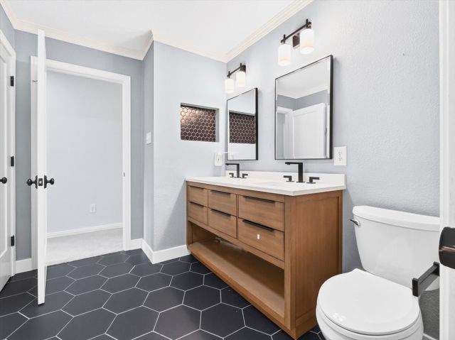 3003 Canyon Bluff Court, Copper Canyon, TX 76226