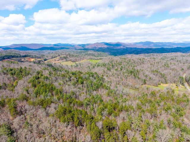 1669 Hiwassee Dam Access Road, Murphy, NC 28906