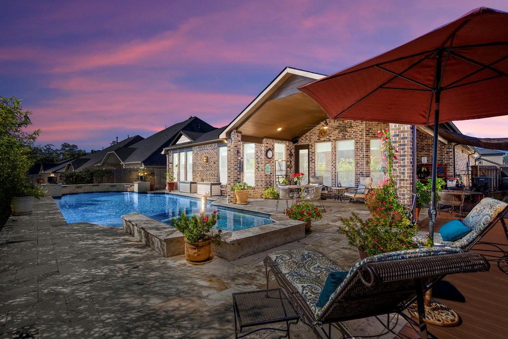 1075 Lakemont Bend Lane, Pinehurst, TX 77362