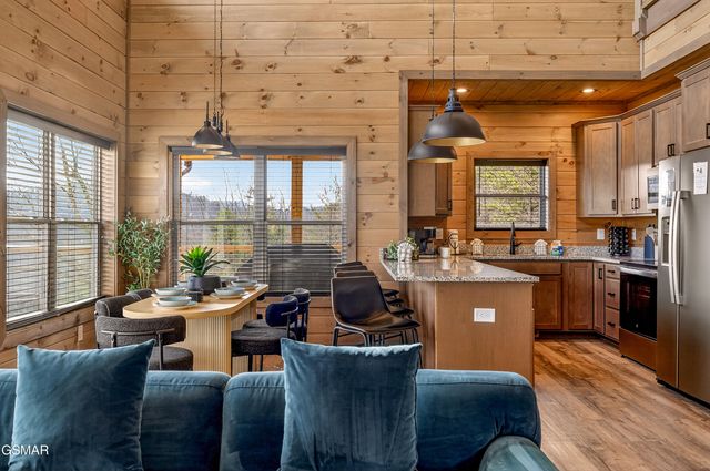 3051 Hatcher Top Road, Sevierville, TN 37862