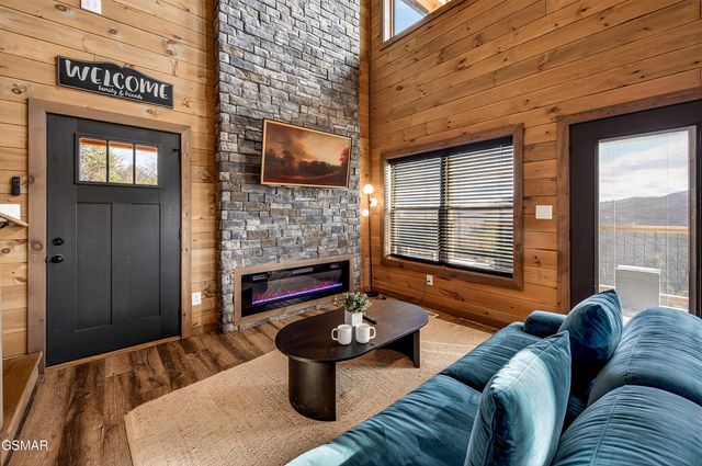 3051 Hatcher Top Road, Sevierville, TN 37862