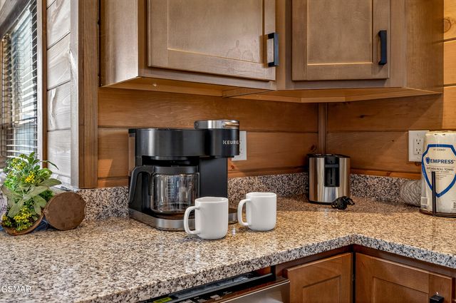 3051 Hatcher Top Road, Sevierville, TN 37862