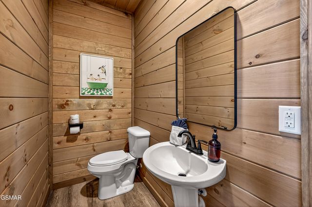 3051 Hatcher Top Road, Sevierville, TN 37862