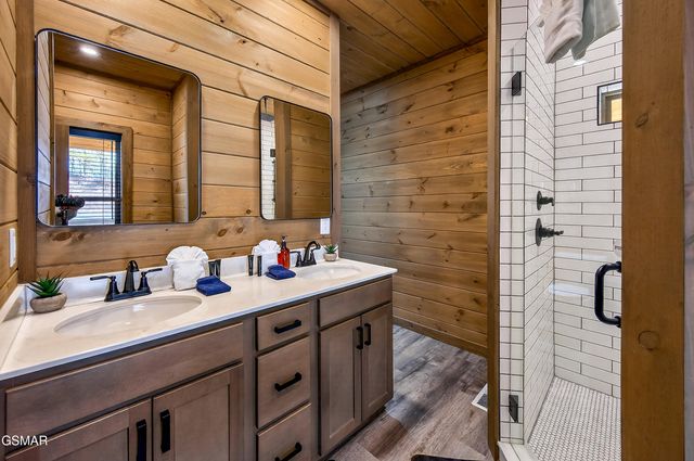 3051 Hatcher Top Road, Sevierville, TN 37862