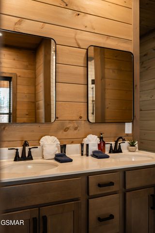 3051 Hatcher Top Road, Sevierville, TN 37862